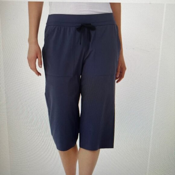 Closet Clearance Black Lole Gateway Capri - Picture 2 of 8